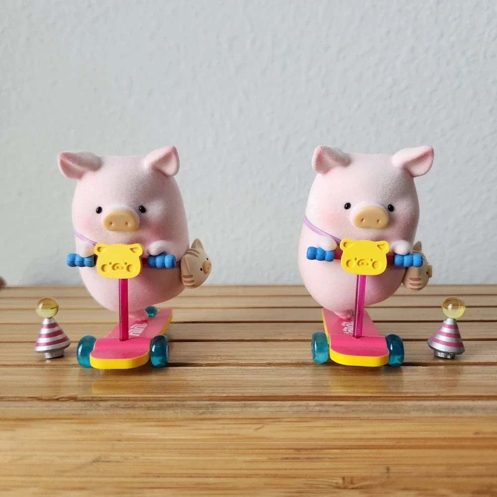 Toyo Cicis Story Lulu Celebration Birthday‎ Pigs On Scooters Party Hats Set Of 2